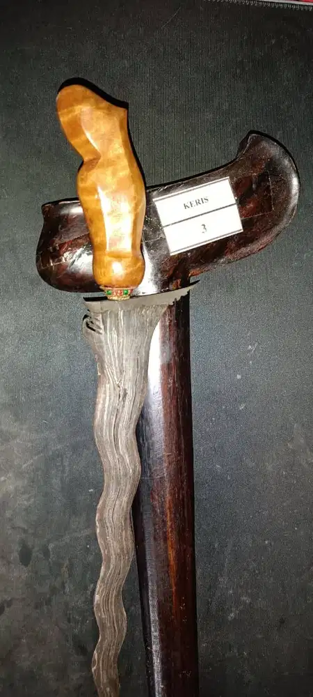 Keris nomor 3 luk 7