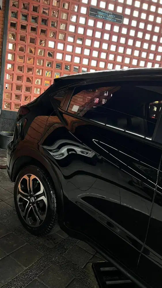 HRV E FACELIFT 2018 HITAM AT ASLI BALI