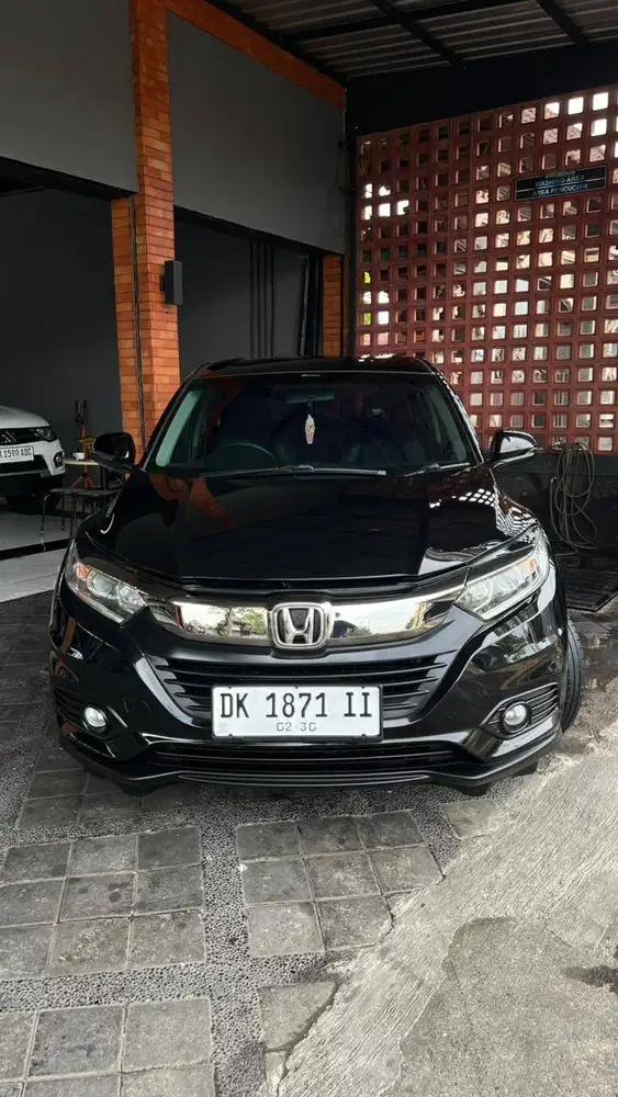 HRV E FACELIFT 2018 HITAM AT ASLI BALI