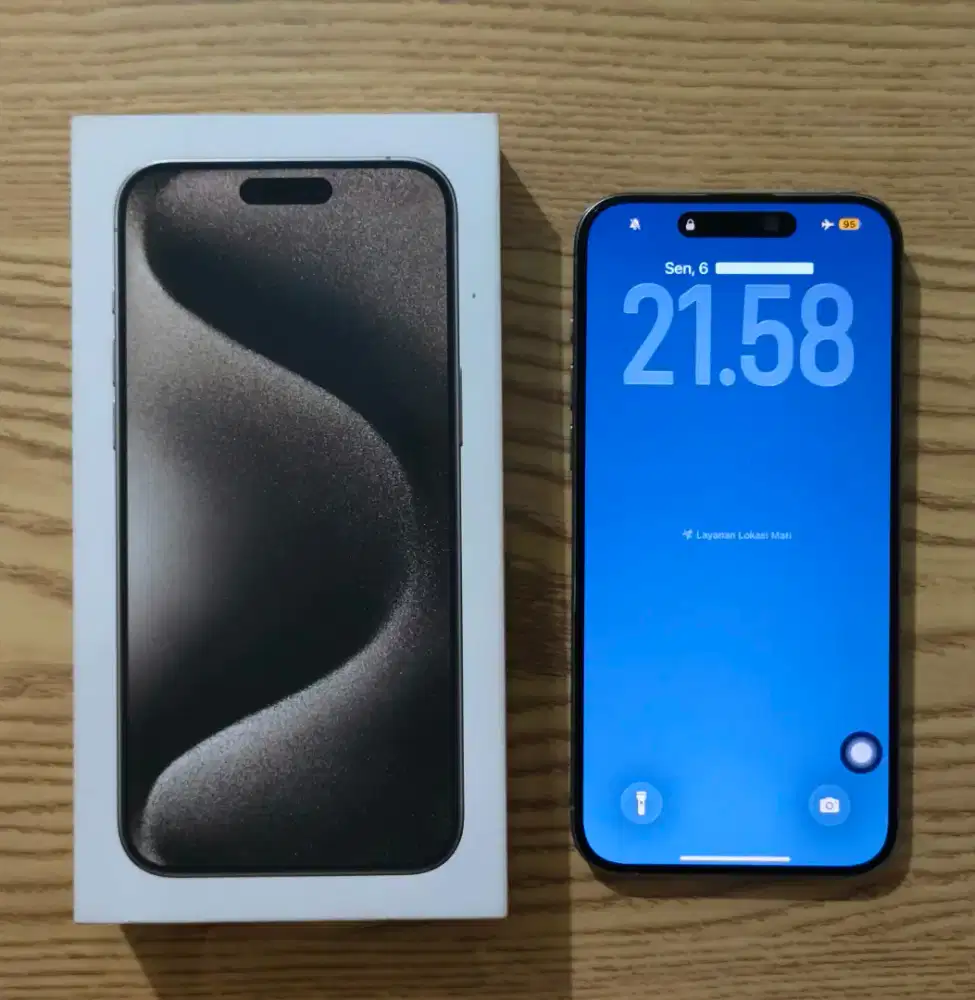 Dijual Iphone 15 Pro Max 256GB IBOX Titanium Mulus Fullset