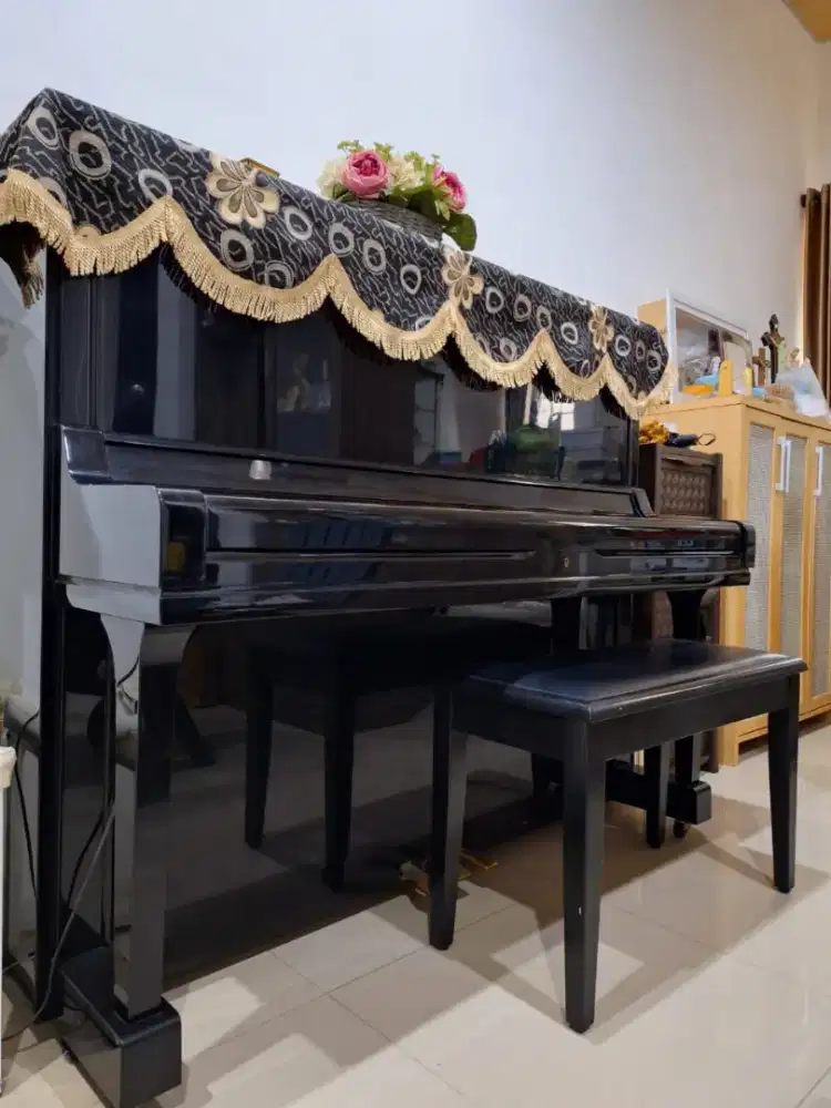 Piano ORI Jepang Yamaha seri U3A Gold Plate kondisi bagus dan terawat