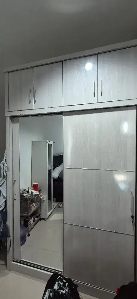 Lemari pakaian 2 pintu slide