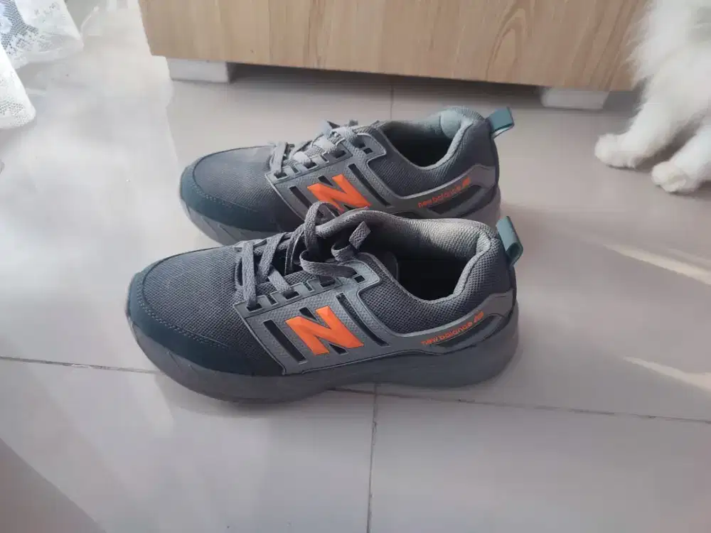 Sepatu new balance lari