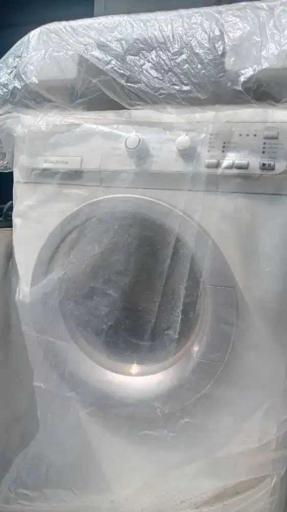 Jual mesin cuci front loading 7-8kg merek Electrolux 750 rb