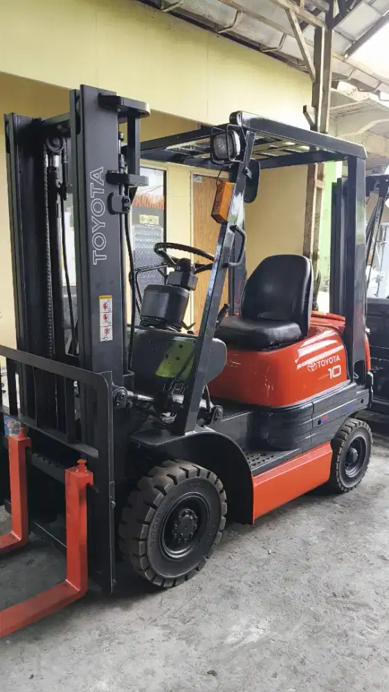 Forklift Toyota 1, Ton,Manual, Tiang 3 Meter,6FG10,Tahun 1999 (BENSIN)