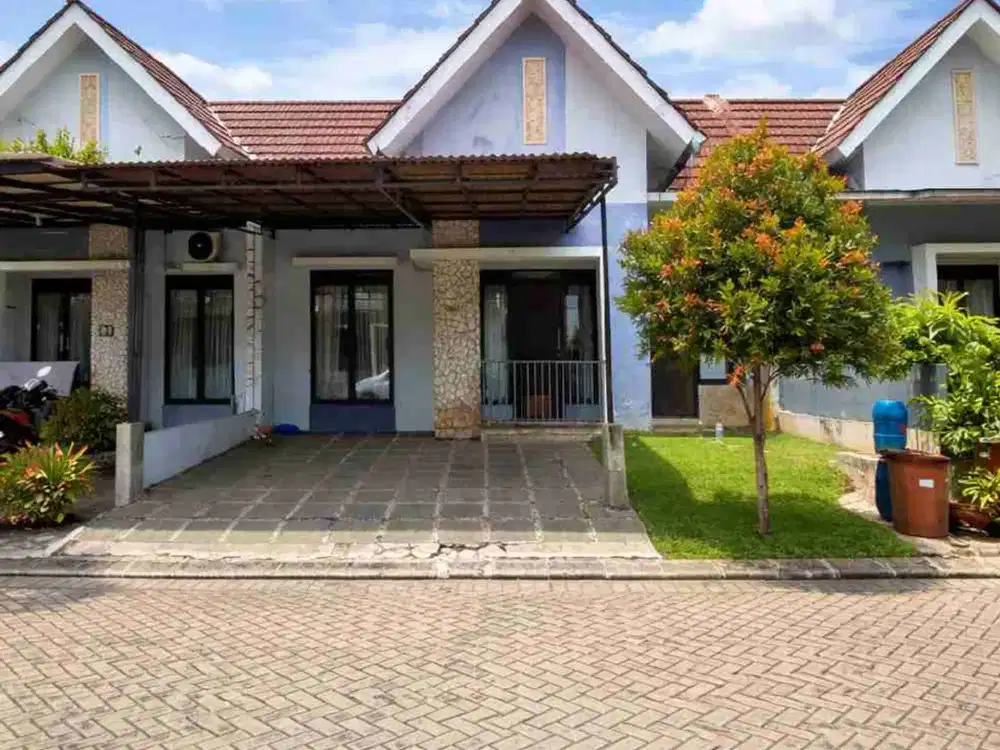 Rumah Cantik komplek besar sawangan tanah luas