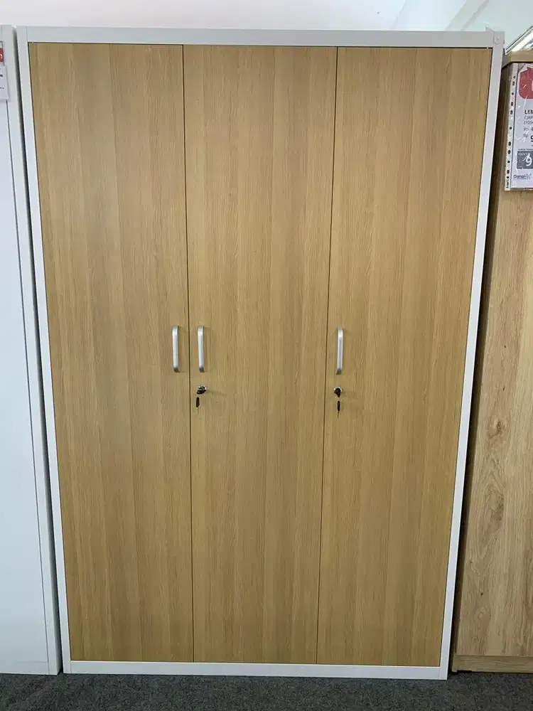 PROMO LEMARI BESI 3 PINTU 1JUTAAN