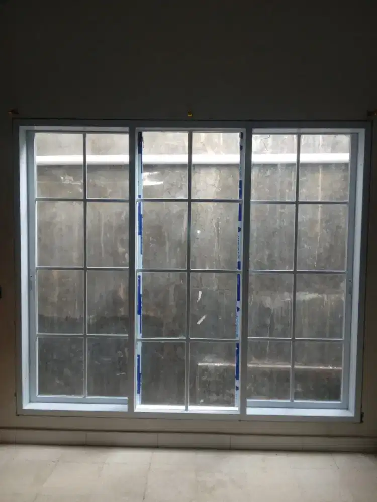 Jasa custom kusen jendela alumunium