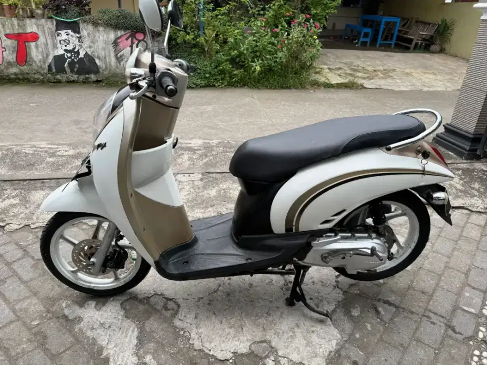 Honda Scoopy THN 2010 plat B Jakarta
