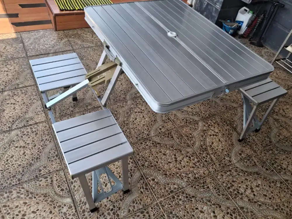 Meja kursi piknik lipat