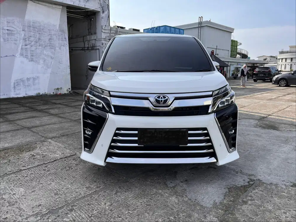 Toyota Voxy 2.0 At 2018