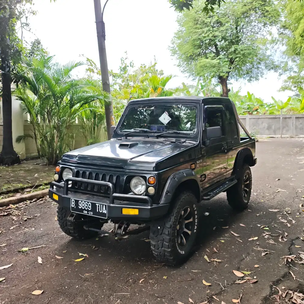 Dijual Suzuki Jimny Caribian SJ 413 4x4 (2004)