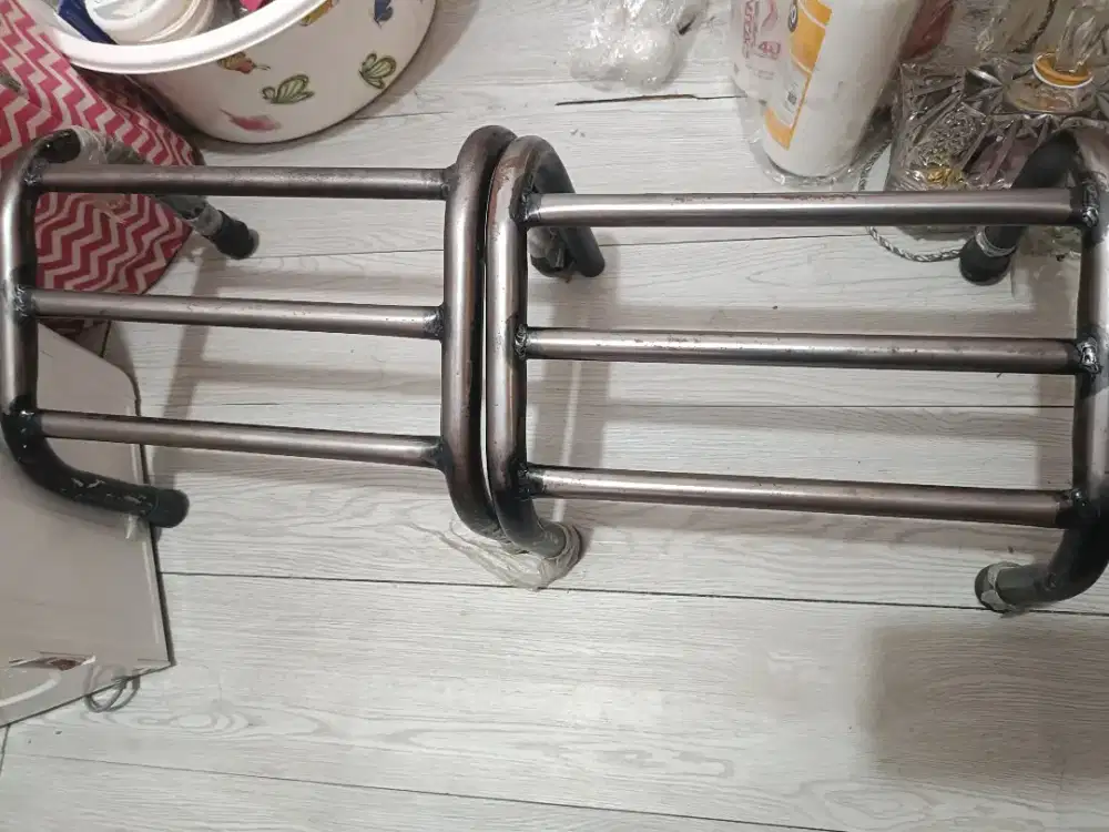 Injakan kaki tempat duduk salon