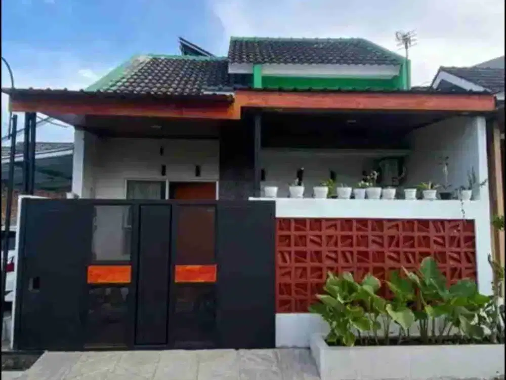 RUMAH CANTIK DI GRIYA BUANA BANGETAYU GENUK SEMARANG