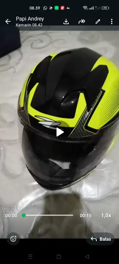 Dijual helm merk zeus