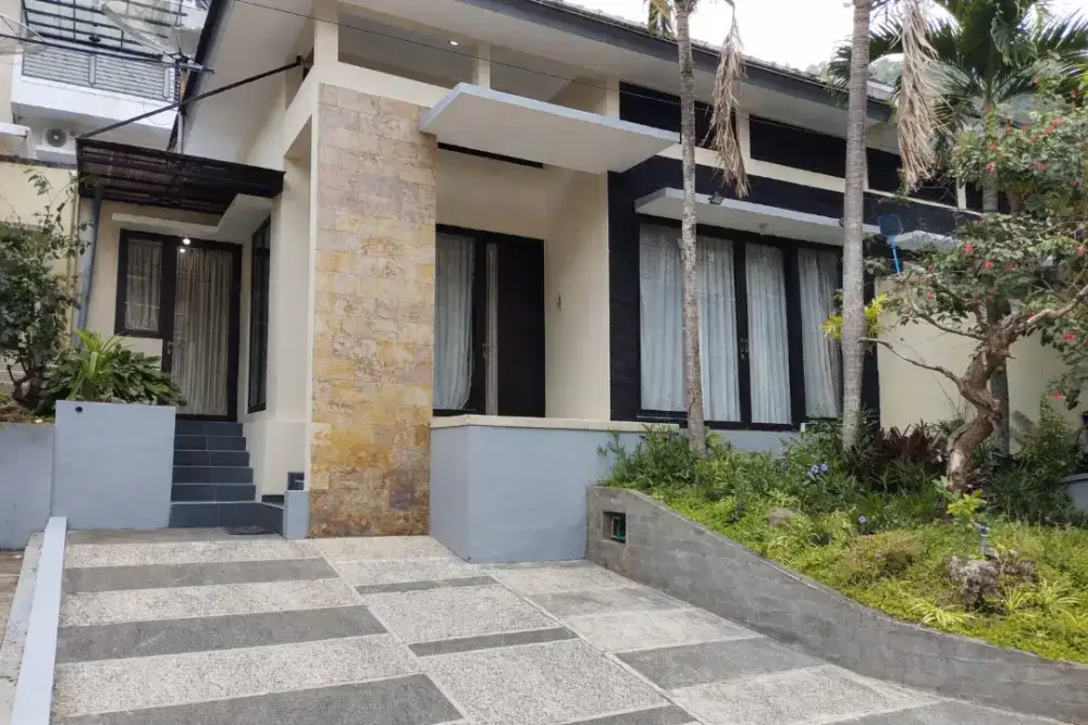 Villa Kusuma Pinus Batu Malang Fully Furnished