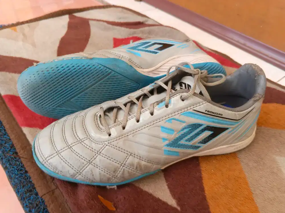 SEPATU FUTSAL SECOND FROMZERO