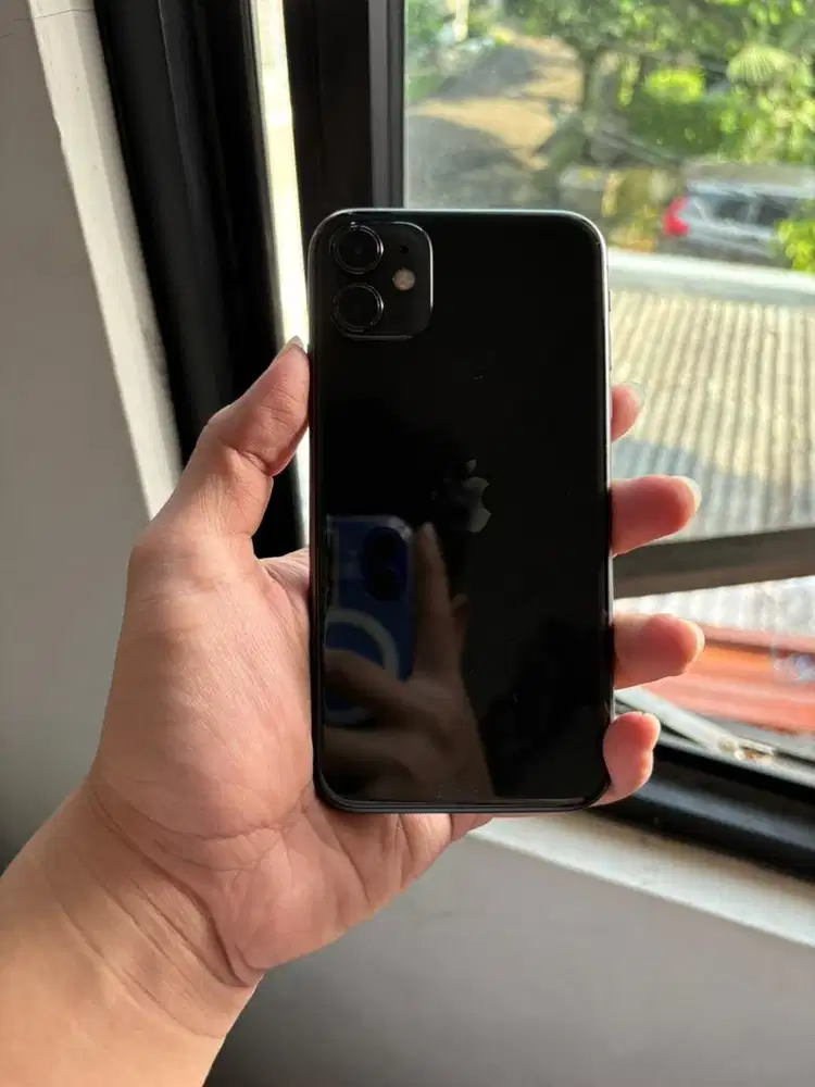 iPhone 11 second 128 gb resmi iBox pemakaian 2 tahun setengah mulus