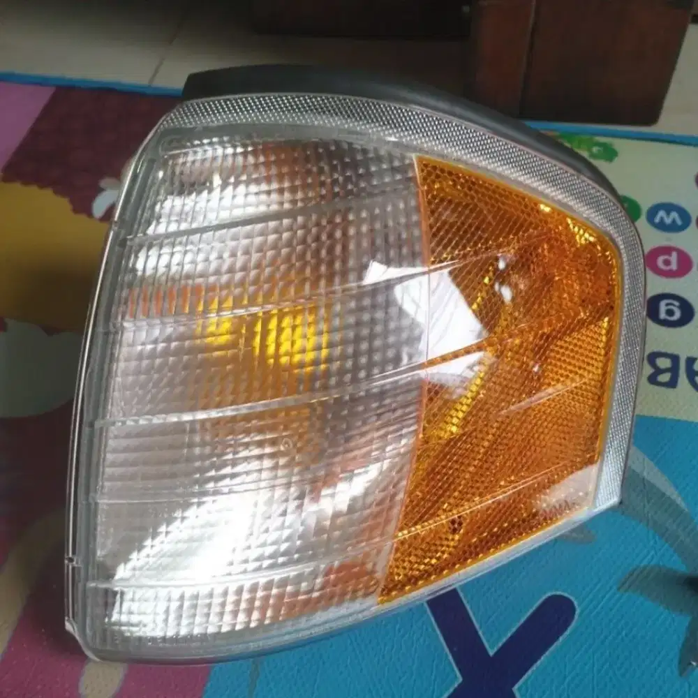 Lampu sein samping mobil Mercy w 202 orignal made in Germany