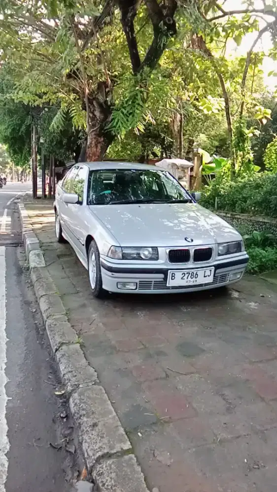 BMW E36 323i AT 97