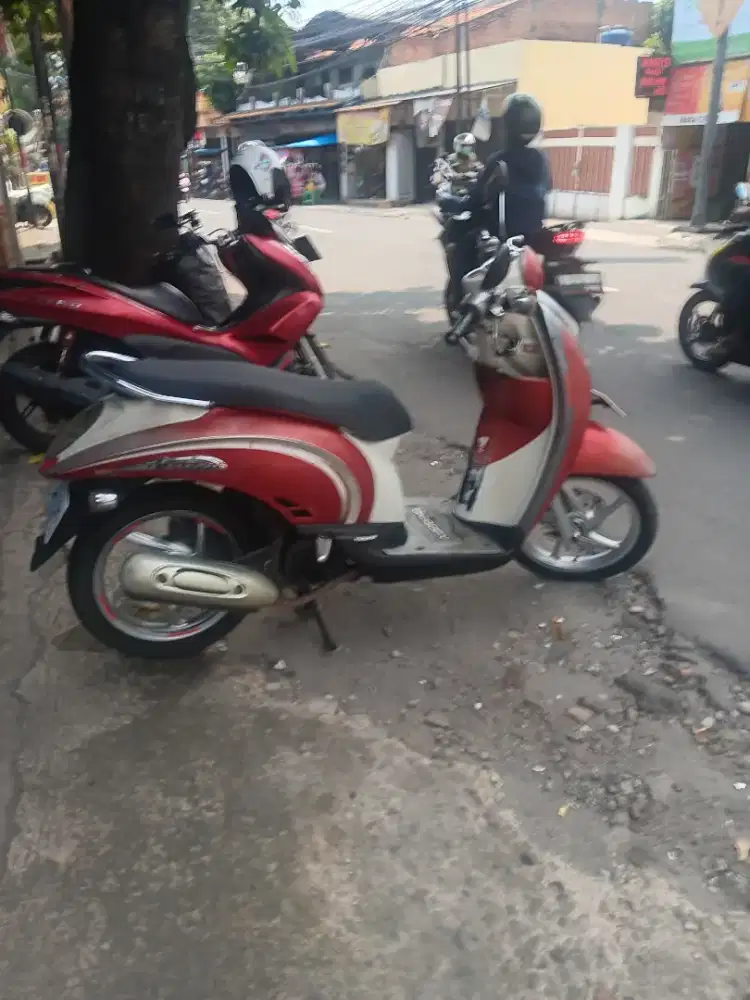 Asslkm..di Jual Honda Scoopy Thn 2012 mls bodi msh Ori