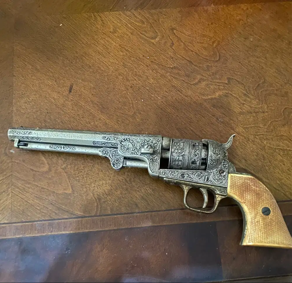 Replika pistol Dennix (buatan Spanyol) original