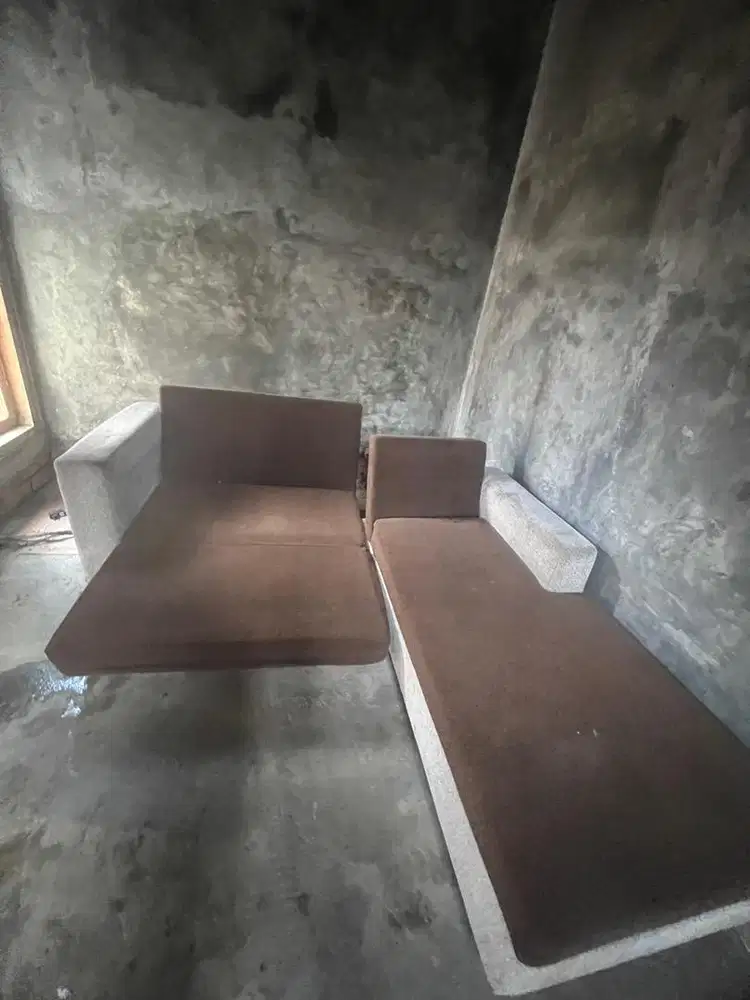 sofa tempat duduk L