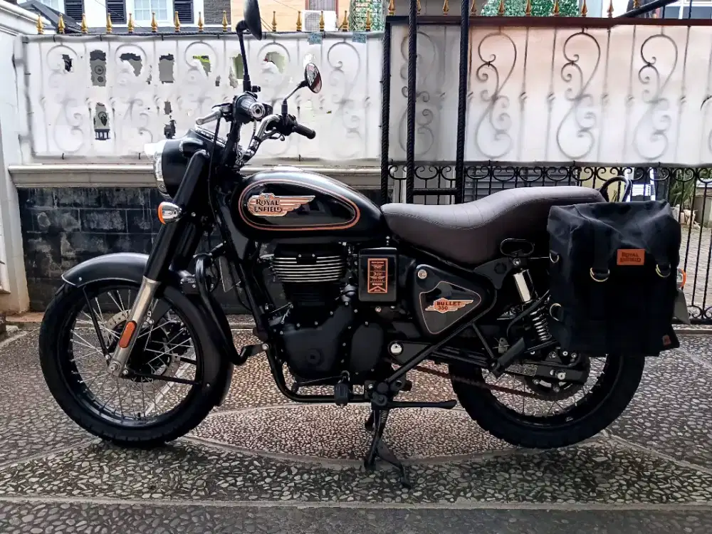 Royal Enfield Bulet 350 tahun 2024