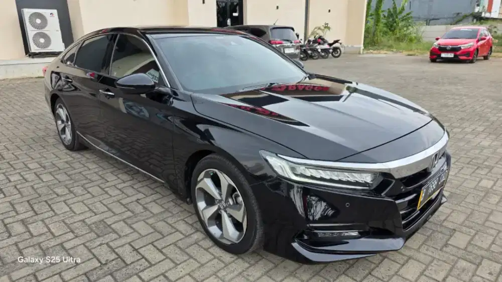 Mobil Bekas Sedan mewah siap pakai