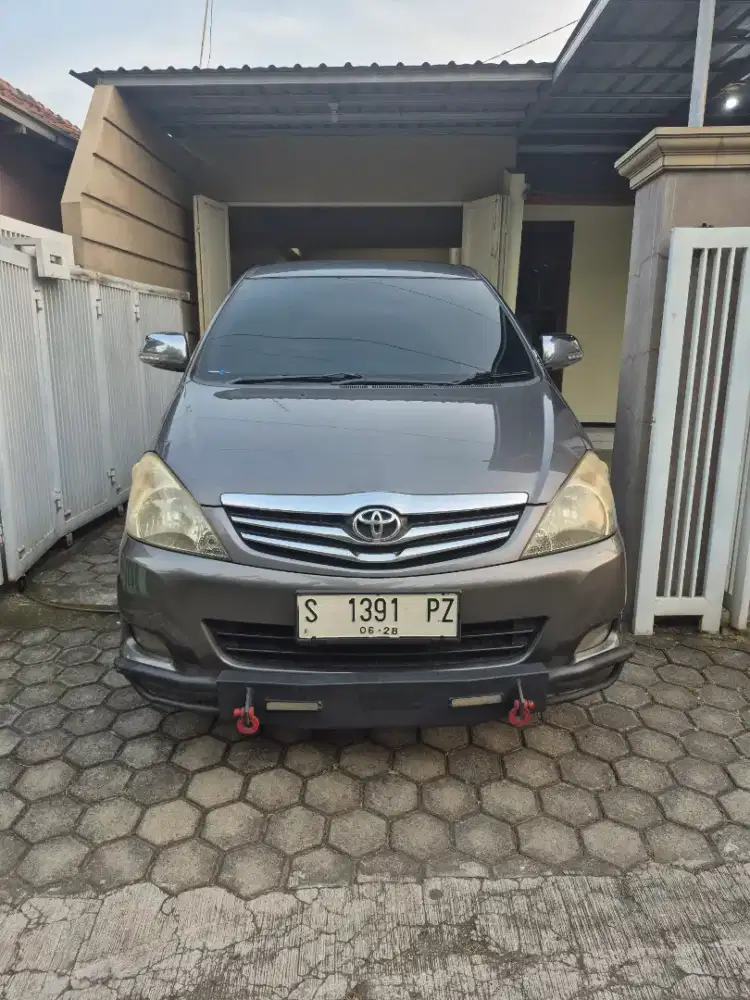 Dijual Innova V 2011 MT