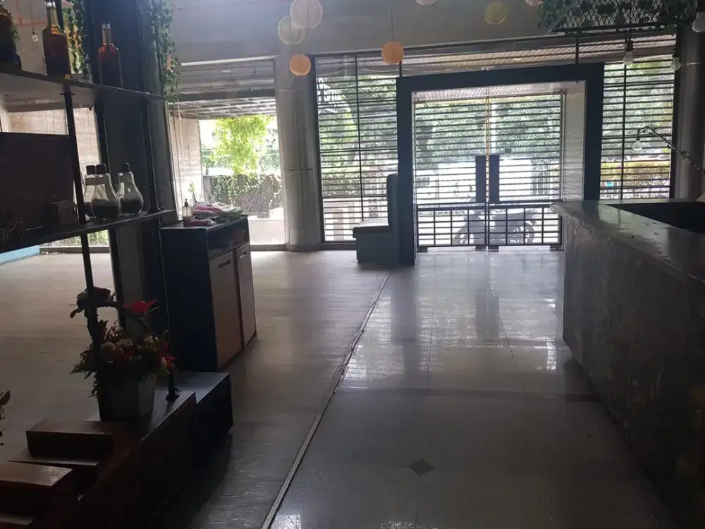 Dijual gedung 5 lantai di Grogol, Jakarta Barat