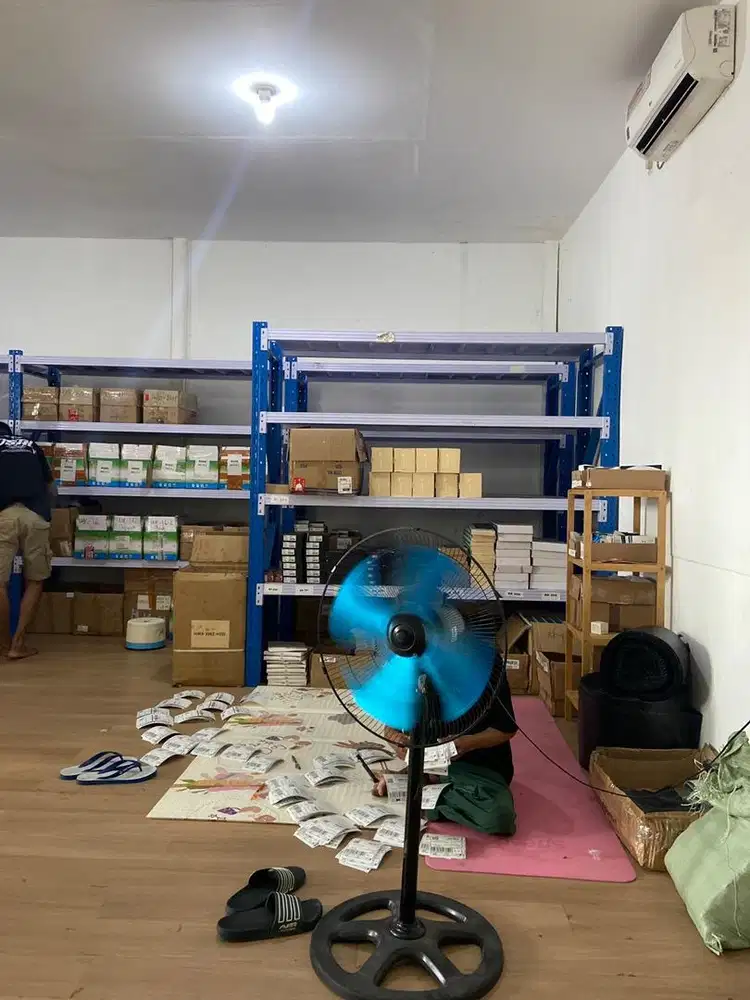 Dibutuhkan admin conten