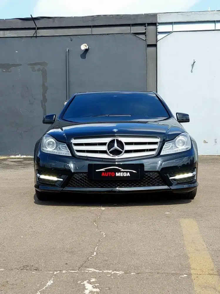 Mercedes Benz Mercy C 250 C250 CGI AVG W204 nik 2013 Black on Brown