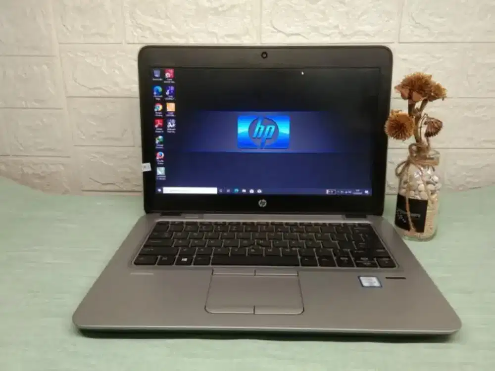 HP EliteBook 820 G3 Core i5 – Tipis, Kencang, Siap Kerja!
-