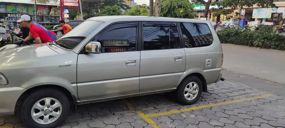Toyota Kijang 2002 Bensin