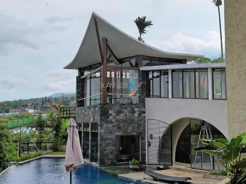 Dijual Rumah Villa Full Furnished di Klub Bunga, Batu Malang
