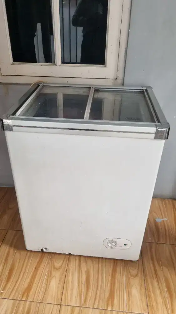 Freezer Kaca Geser SECOND BEKAS merk GEA