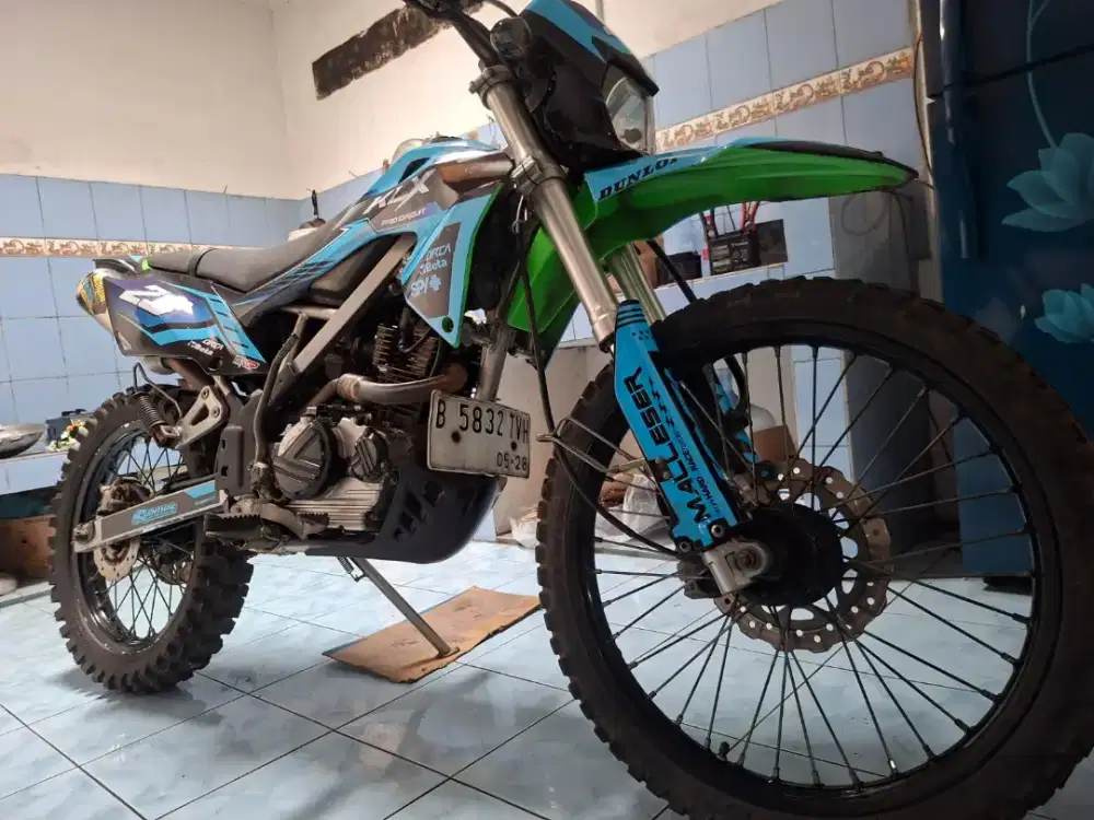 KAWASAKI KLX 150 TAHUN 2017 MESIN OK