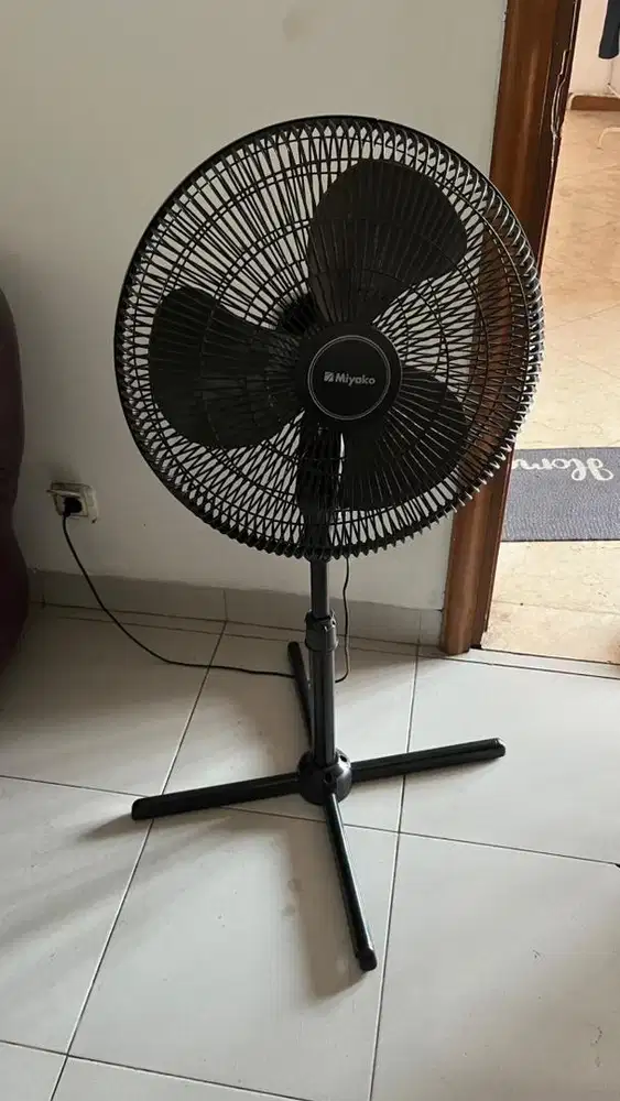 Kipas Angin Miyako KAS1606XPL