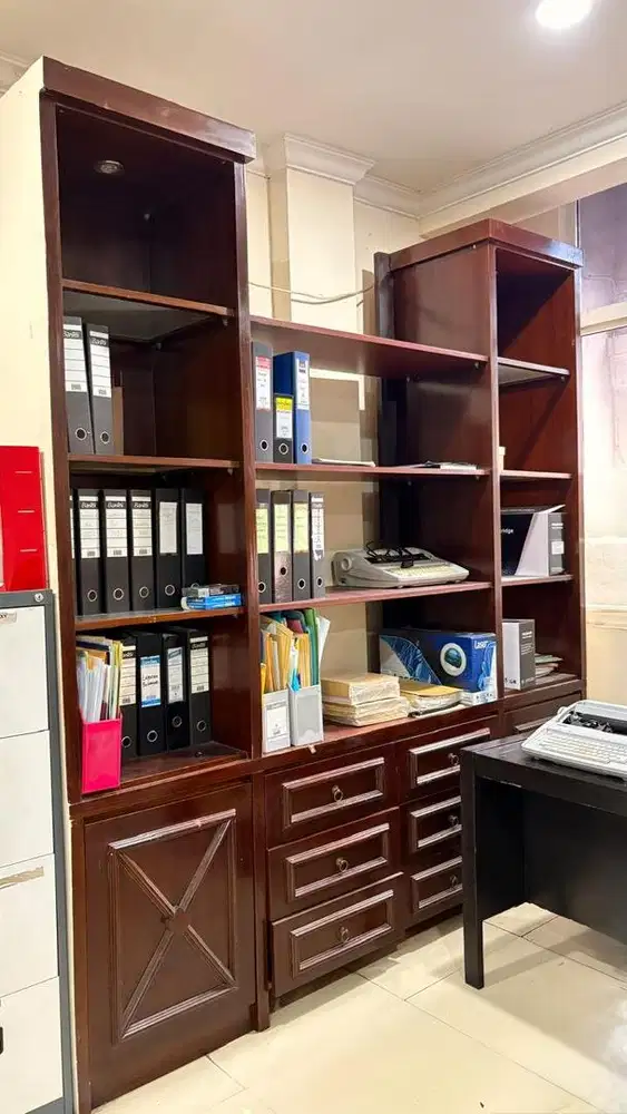 Lemari Arsip Dokumen Kantor