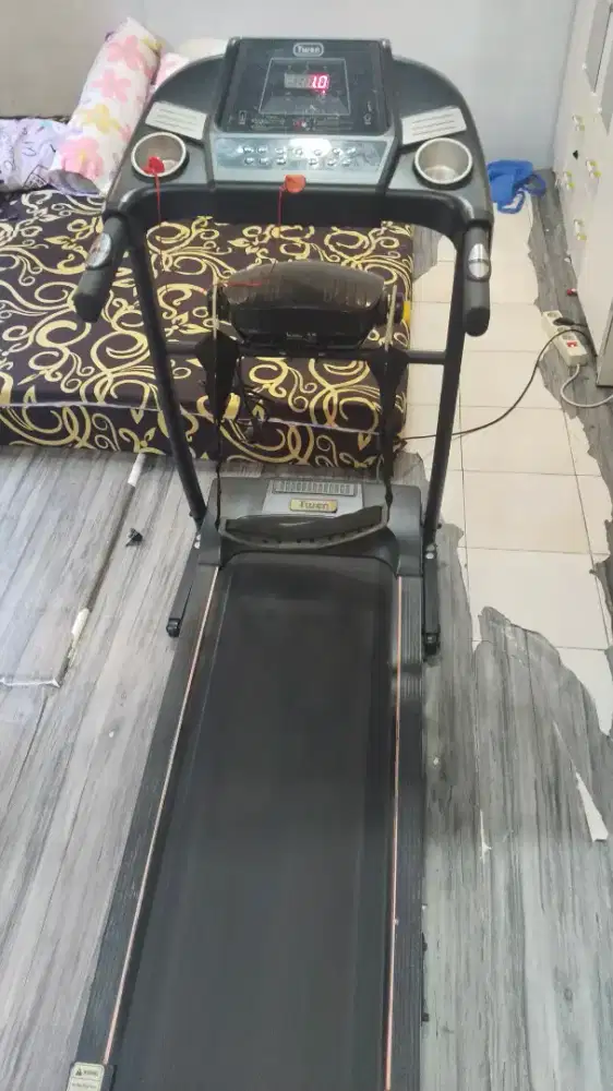 Tredmill alat olahraga rumahan