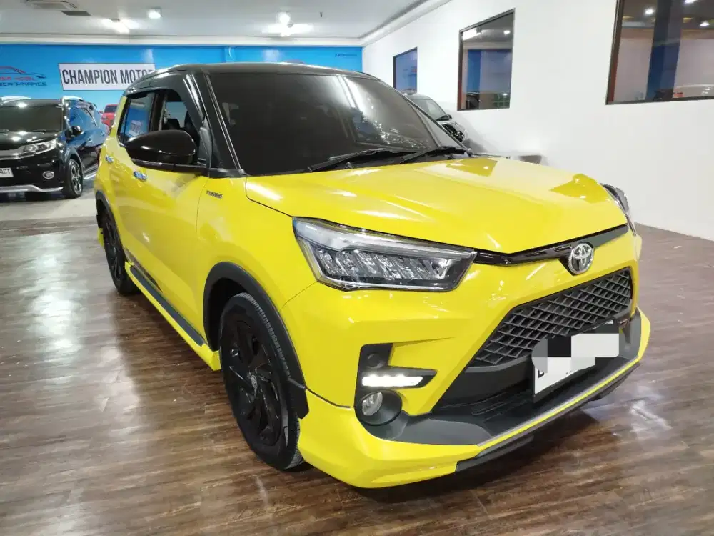 Raize GR two tone matic 2023 istimewa low Km