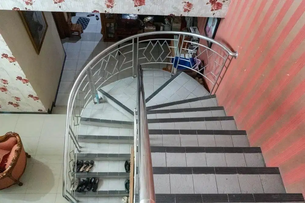 Dijual Rumah Pedurungan LT -+ 400m include isi