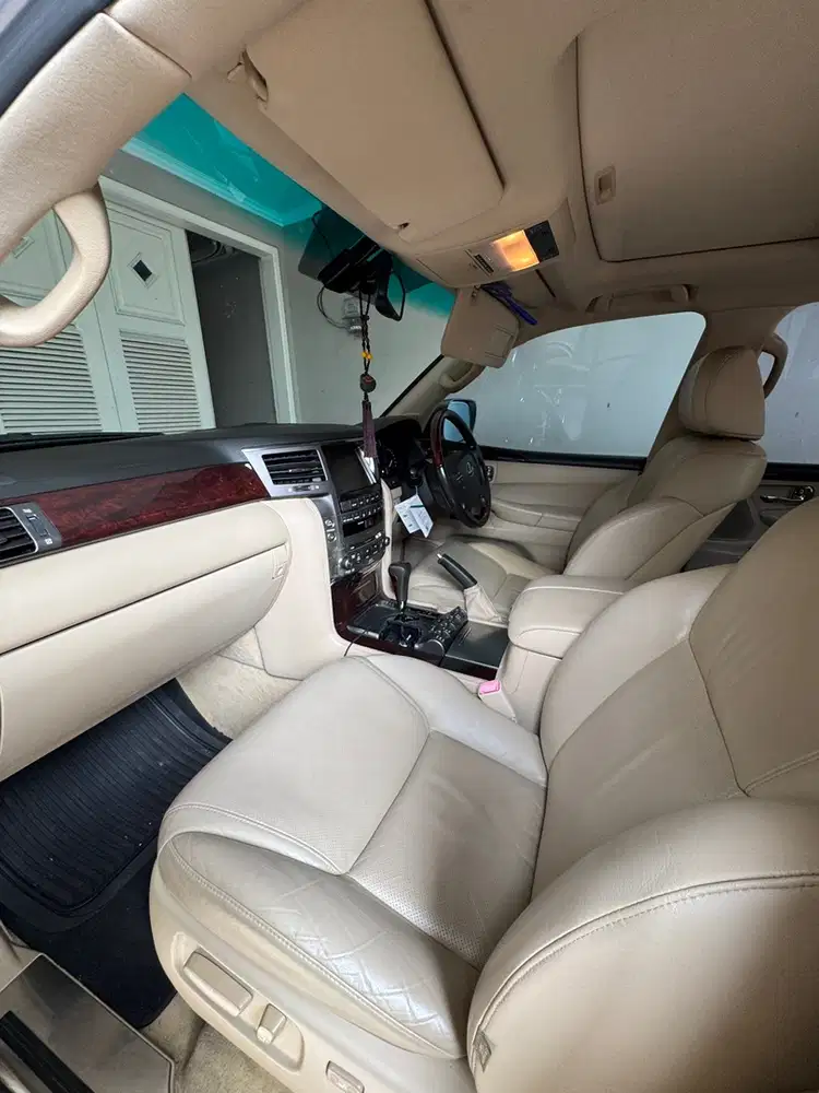 Lexus LX570 2010 Bensin
