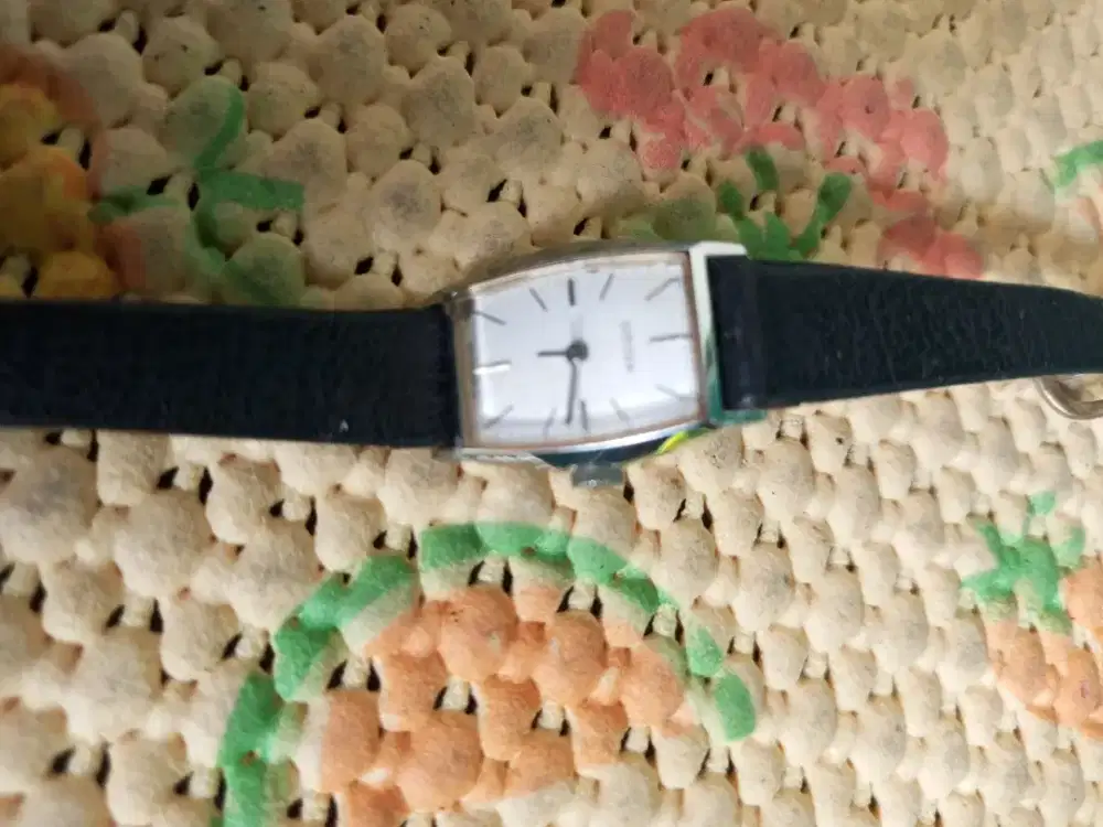 Jam tangan wanita CITIZEN otomatis