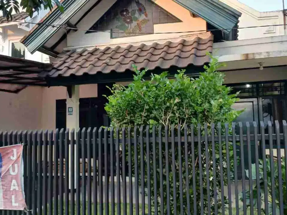 Dijual Rumah Dalam cluster one gate system Semi Furnished Soekarnohatta