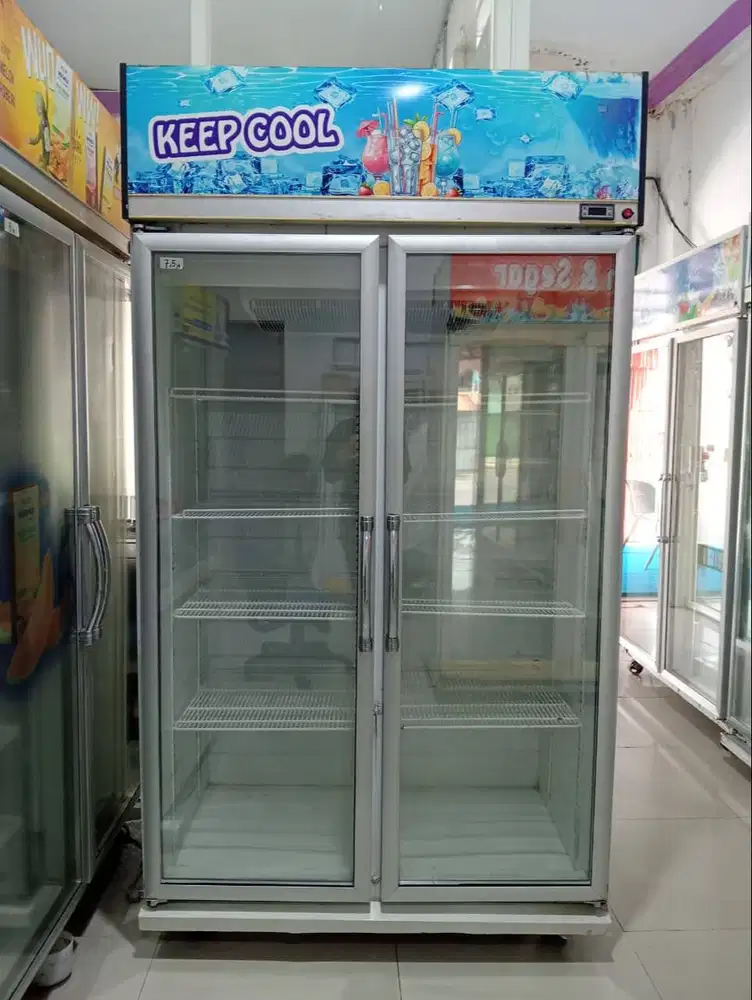 promo - showcase murah bekas merek gea normal siap jual