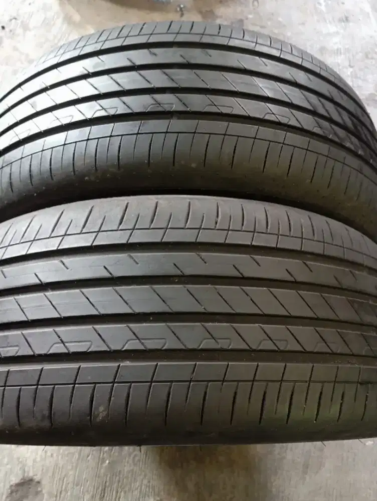 Goodyear 255 50 R21