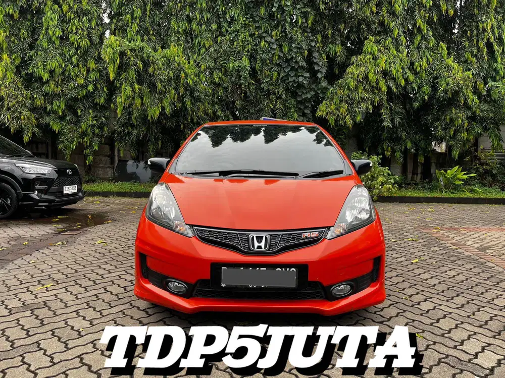 HONDA JAZZ RS GE8 AT 2014 MERAH