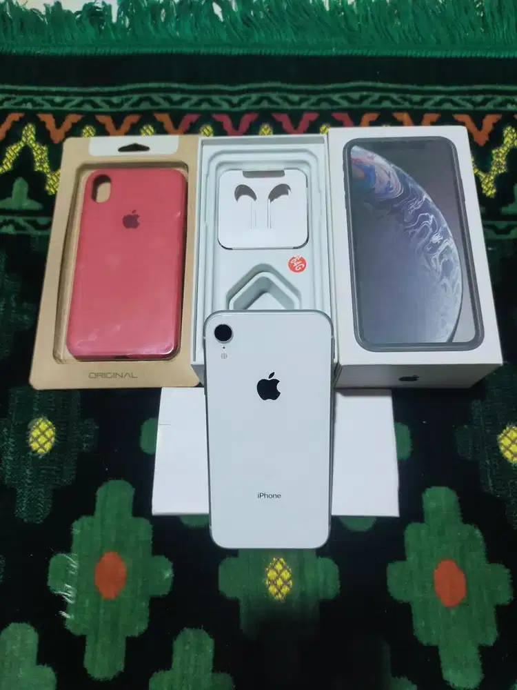 Iphone XR 64gb Kemenperin All Operator Fullset Mulus Banget